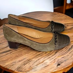 TAHARI LEATHER LOAFERS SIZE 8